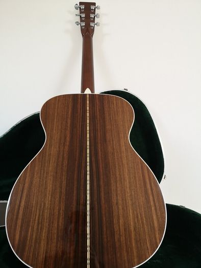 Martin 000-28