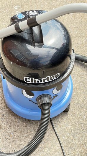 Charles Wet and Dry Hoover
