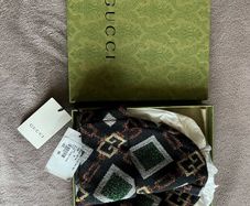 Gucci ladies hat.