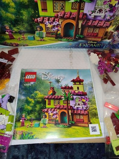 Lego House Disney Encanto The Madrigal House 43202 Complete