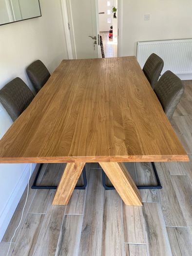 oak dining table