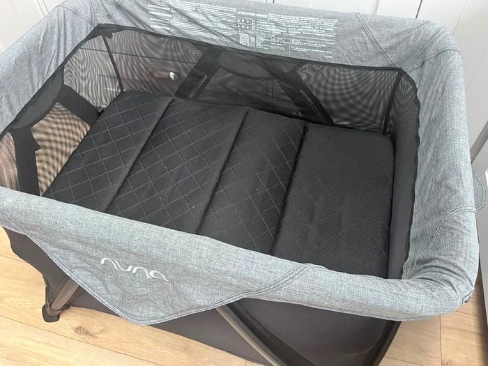 Nuna Sena Air Travel Cot