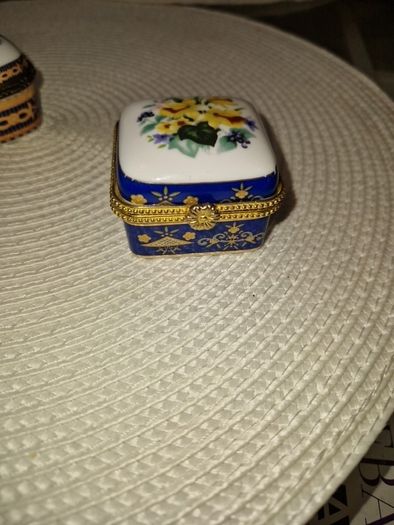Vintage collectable porcelain cobalt blue trinket box hinged with gold trim