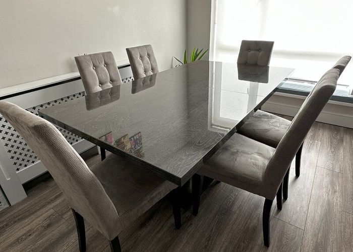 6 Seater Dining Table - Extendable