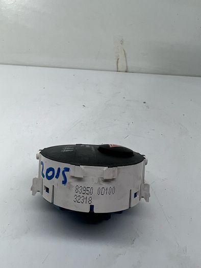 Toyota Yaris Hazard Switch 2015 839500d100 A2l11b5s