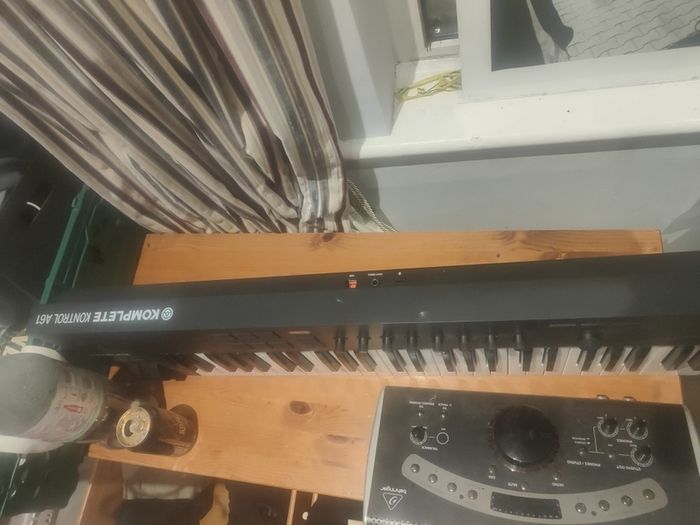 Native instruments komplete kontrol a61
