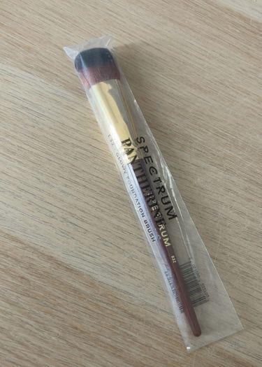 Spectrum B32 Glowy Foundation Brush