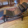 Black leather chaise longue Image 2
