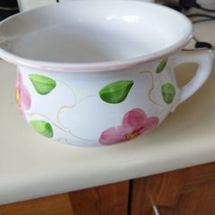 chamber pot