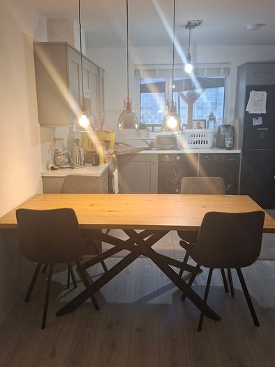 Stunning 2m Dining Set & 4 Swivel Chairs