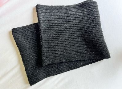 Black circular scarf
