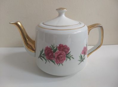 Fabulous 1950s Carrigaline Pottery Teapot with a Lovely Pink Carnation Motif with Gilt Handle, Spout and Lid Finial