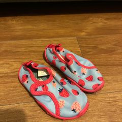 Girl swim/pool shoes