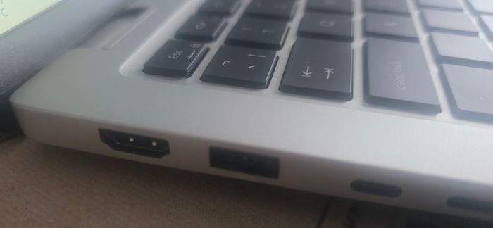 Dell 14250 pro ultra 7 Second Gen 512gb 32gb ram