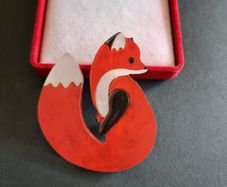 Red Fox Brooch Acrylic Pin Badge Lapel Fox Animal Broach Woodlands Theme Wild Life