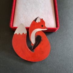 Red Fox Brooch Acrylic Pin Badge Lapel Fox Animal Broach Woodlands Theme Wild Life