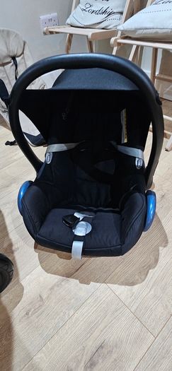 bugaboo cameleon. black and cream. full kit, everything like new.