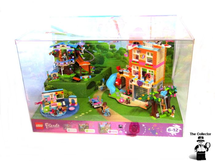 LEGO Friends XXL Shop Display Showcase New Never Used Lego Sets 41328 41335 And 41340 This is a cool lego display loads of moving parts when you turn the wheel it will turn the house around Also lights up plug in with AC plug