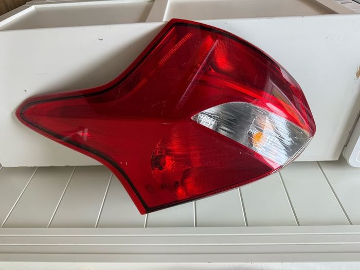 Rear Lights LH and RH Ford Focus  Mk3 pre facelift
