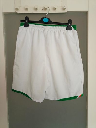 Vintage 2010/11 Republic of Ireland Umbro shorts