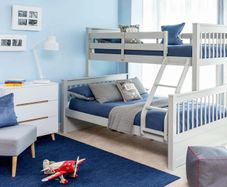 Triple bunk bed