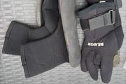 scuba boots and gloves