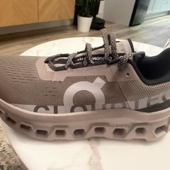 On Cloud Cloudmonster Grey