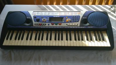 Yamaha Portatone PSR-262 61-Key Electronic Keyboard with Power Supply Fully Tested Working