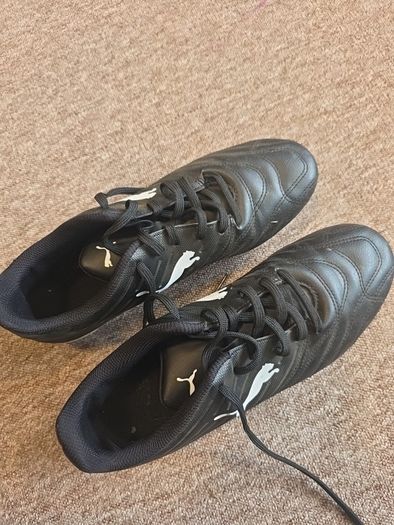 football/rugby shoes