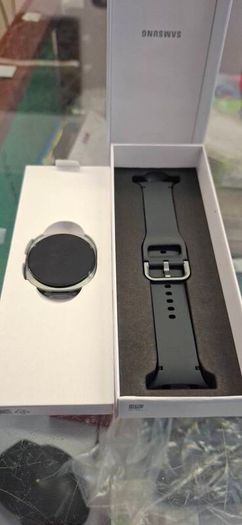 Brand new Samsung Galaxy Watch 8 40mm