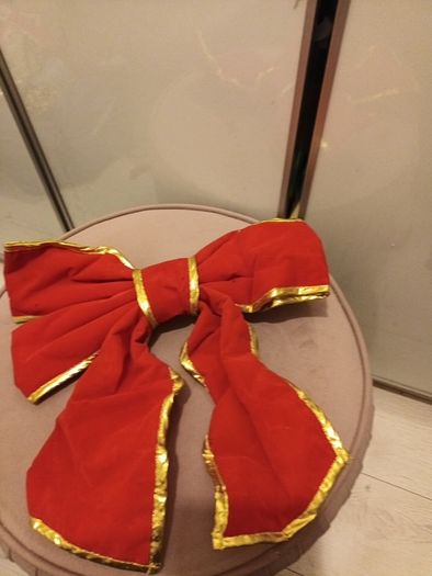 Large padded christmas bow