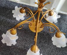 1950-1970 Stunning Vintage 5-Arm Floral Chandelier Mint Condition Brass & Glass