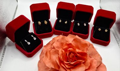 Selection of 9ct gold stud earrings