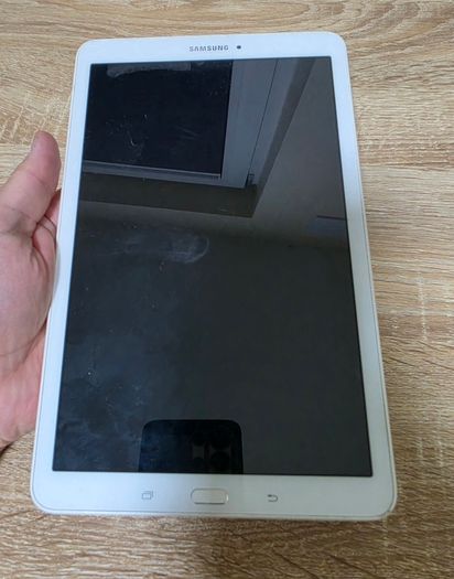 Samsung Galaxy Tab E 9.6 (3G/Cellular) released in 2015