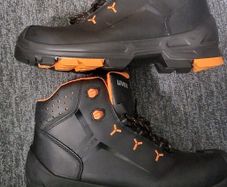 UVEX 2 Black Leather Work Boots