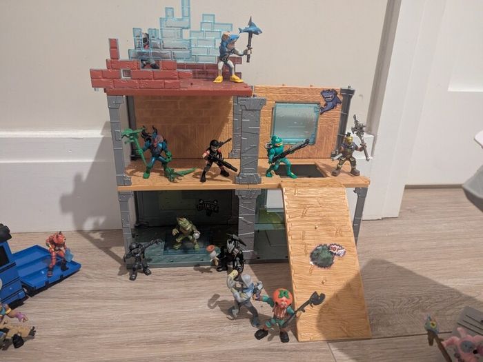 Fortnite figures