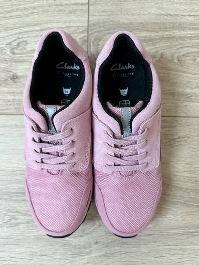 Clarks Dusty Pink Girls Runners in Size 1UK NEW