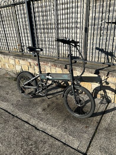 Fiido Folding Electric Bike/  New Tyres & Brakes + Charger & Free Lock