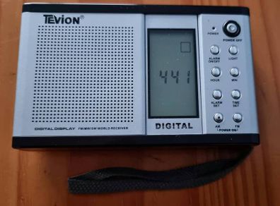 Tevion Sound 4419 AM/FM radio, good working order.