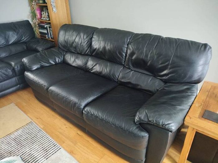 3,2,1 Italian black leather sofa