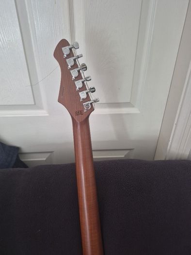 Aria 615-MK2 Nashville, Ruby Red