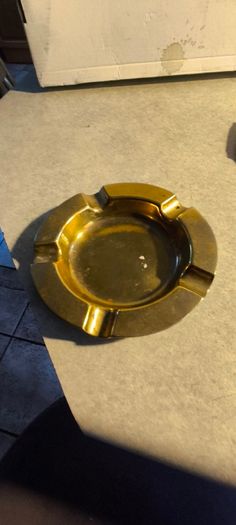 6 different itmes- 1- candle holder 12.00 euro. 2- candle holder round one 10.00 euro. 3- round ashtray12 cm. Dia. 12.00 euro. 4- small  round ashtray9.5 cm. Dia. 9.00 euro. 5-  2 small square ashtray 8 cm. Dia. 9.00 euro each.
