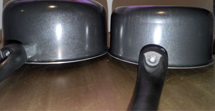 Non-stick 18cm and 20cm saucepans