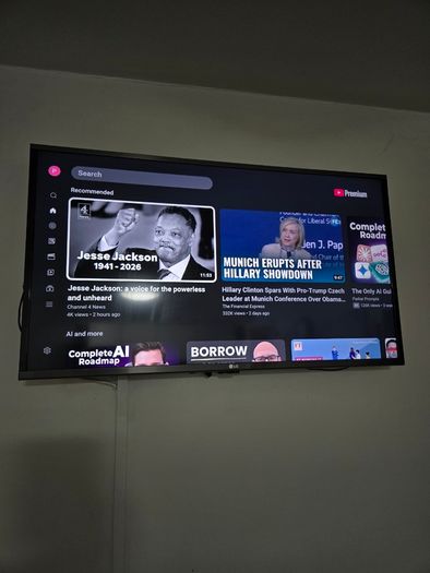 television 40 inch LG with WebOS