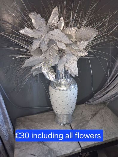 pictures frames  mirror  vases flowers