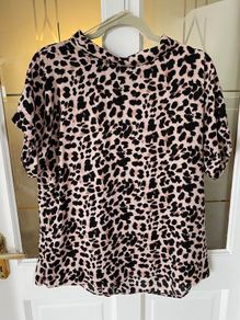 NEW Dunnes leopard animal print top, blush / pink tones, Size Medium, BNWT