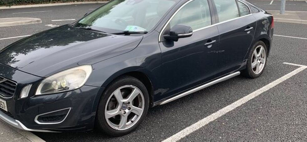 Volvo S60  D3 SE LUX 2010 2 l  Diesel  Manual
