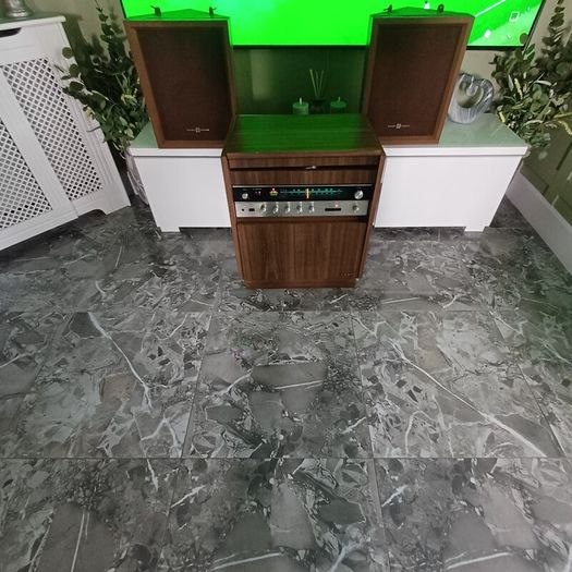 Mega Rare Time Capsule from 1971 Onkyo X1 quadraphonic console system hifi Gold from Japan in Stunning condition this is a statement piece and highly sought-after with the original speakers and hifi cabinet
