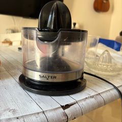 Salter Electric 40W Citrus Fruit Juicer Machine