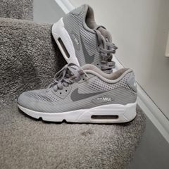 Nike Air Max runners. Size UK5